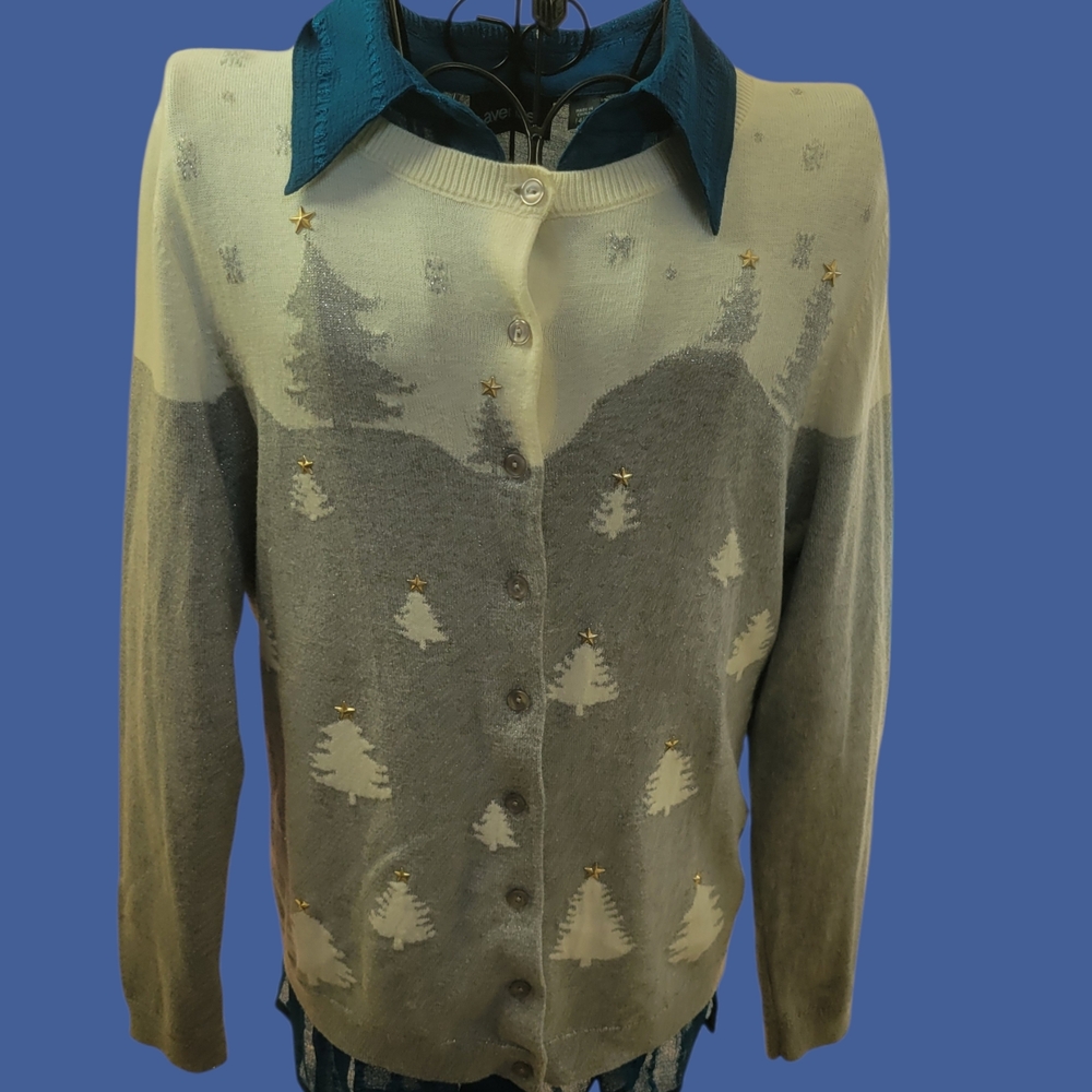 Women's Gray and White Cardigan Sweater